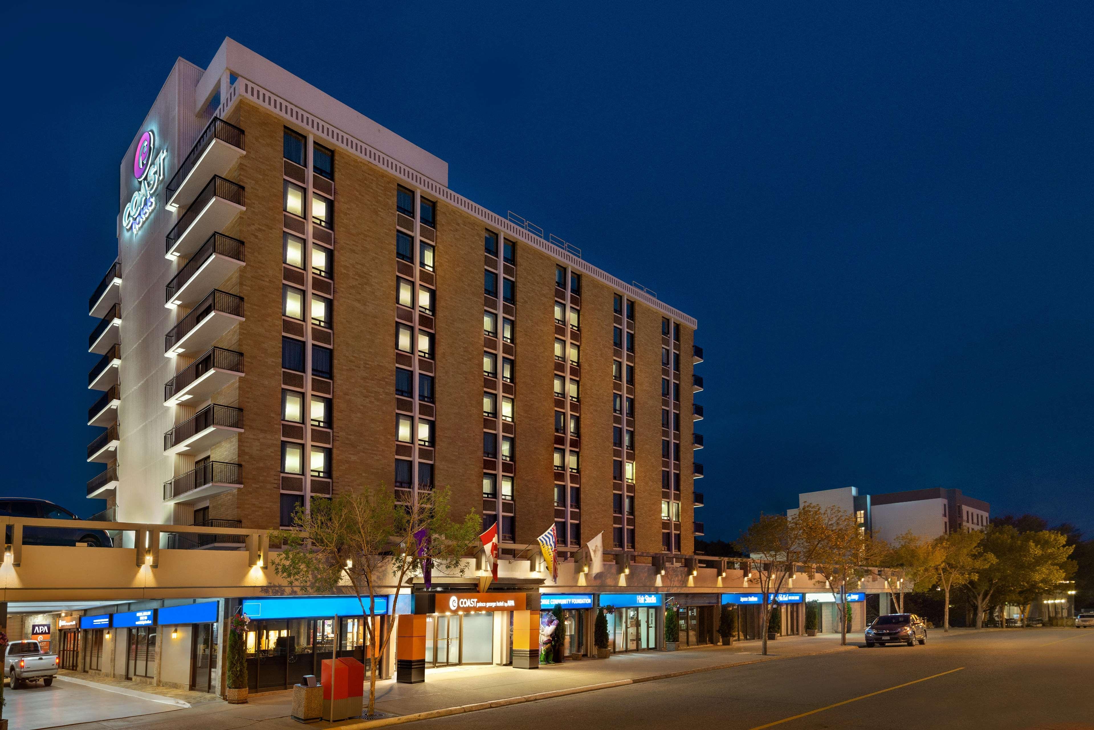 Coast Prince George Hotel By Apa Bagian luar foto