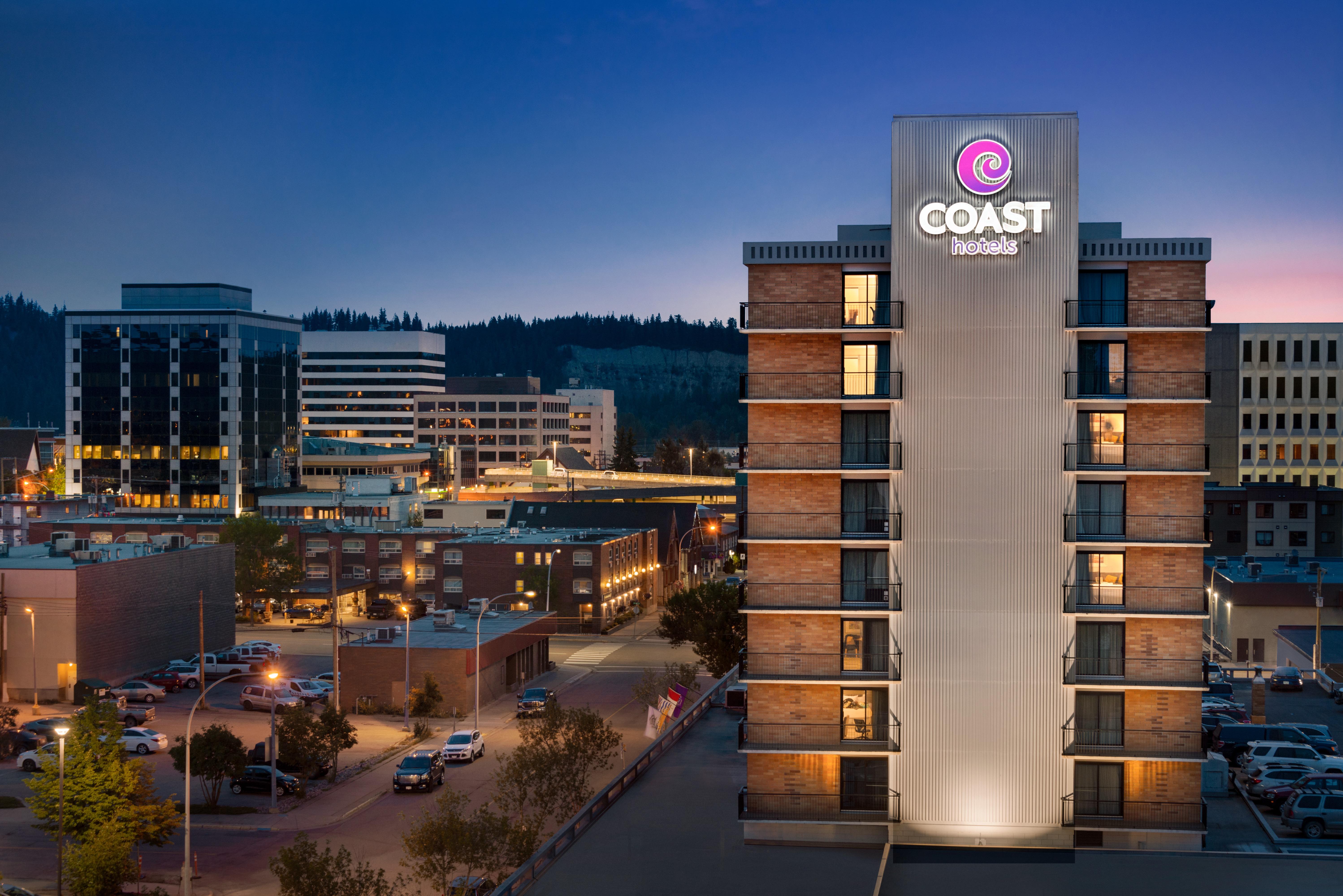 Coast Prince George Hotel By Apa Bagian luar foto