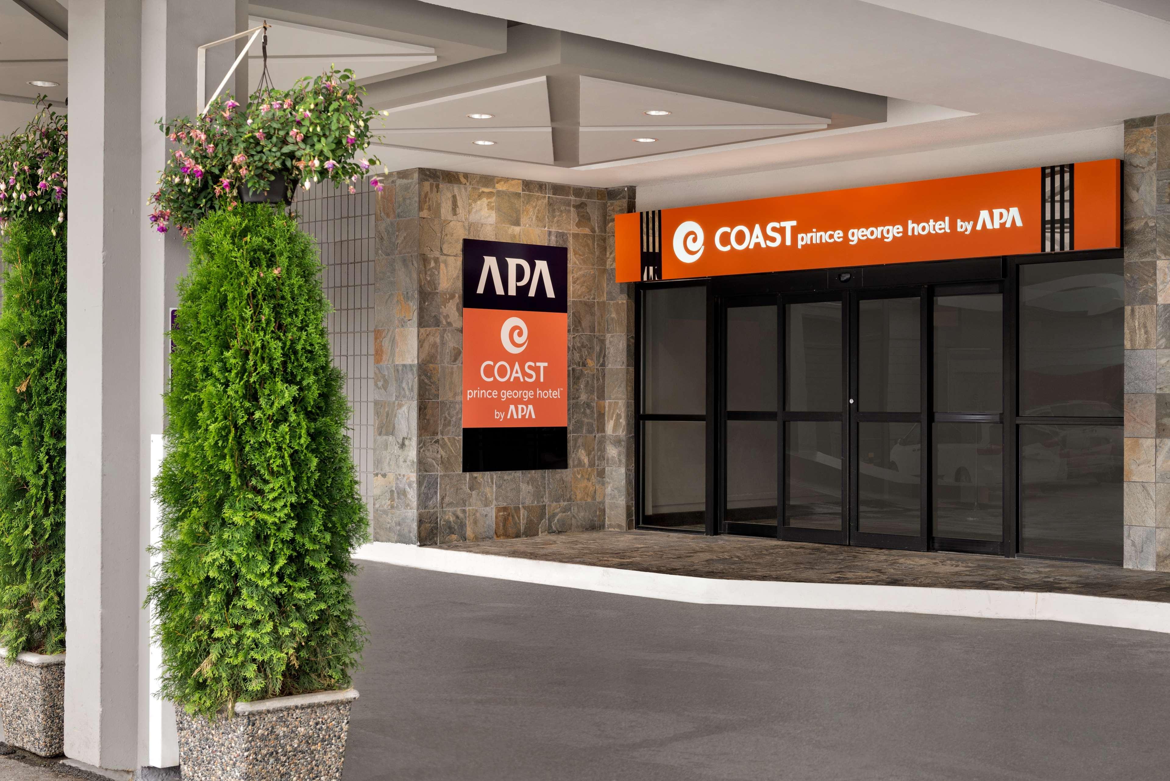 Coast Prince George Hotel By Apa Bagian luar foto