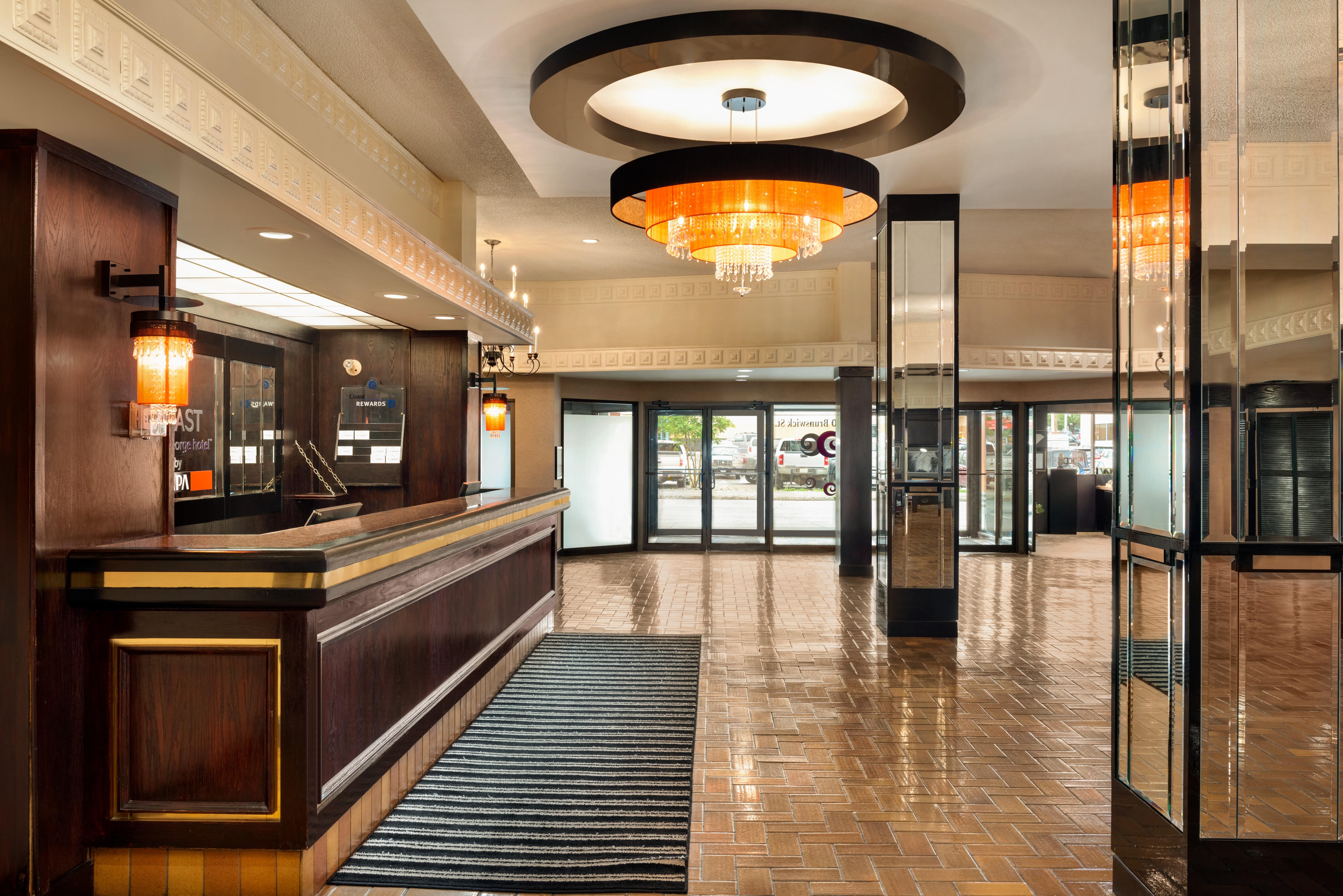 Coast Prince George Hotel By Apa Bagian luar foto