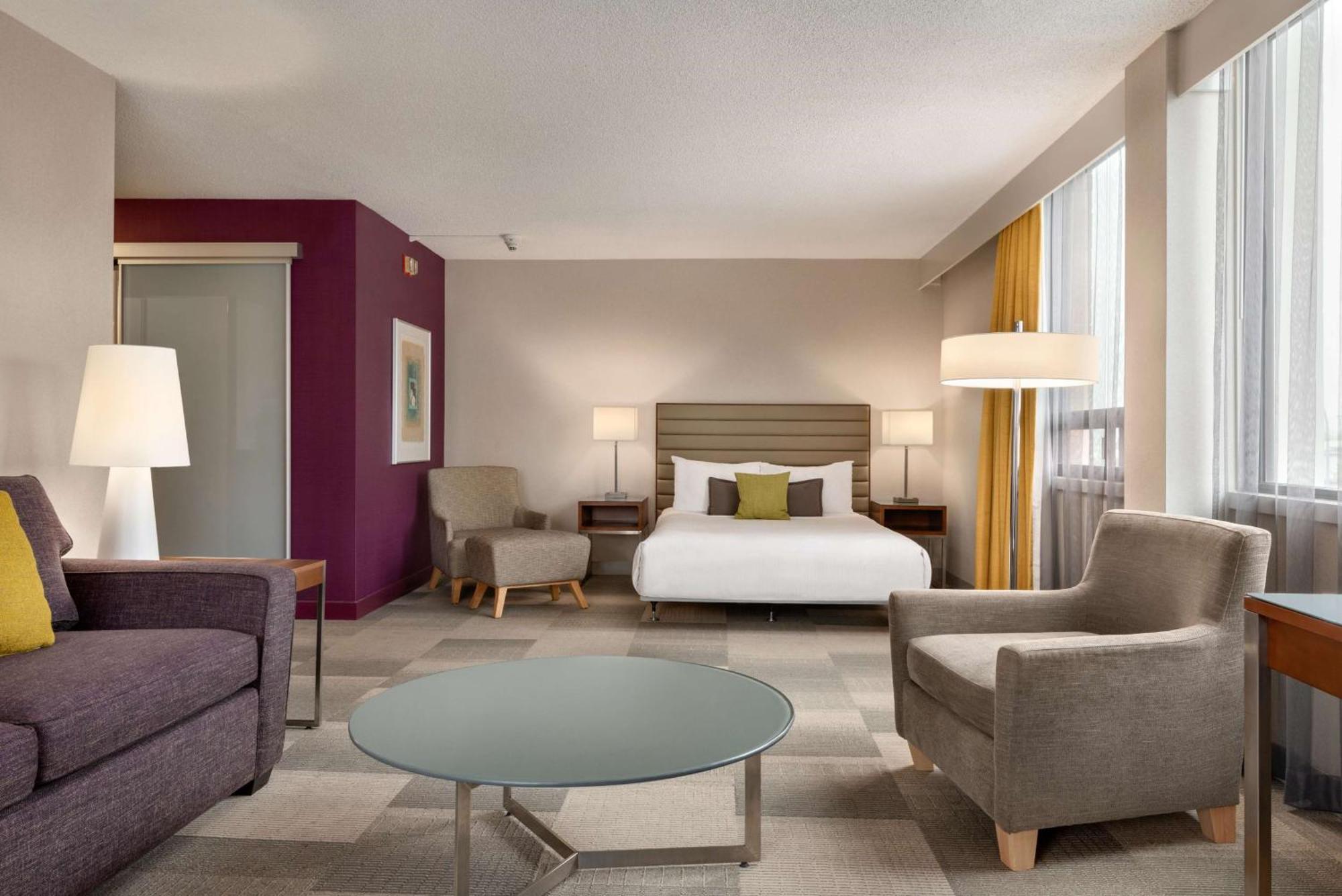 Coast Prince George Hotel By Apa Bagian luar foto