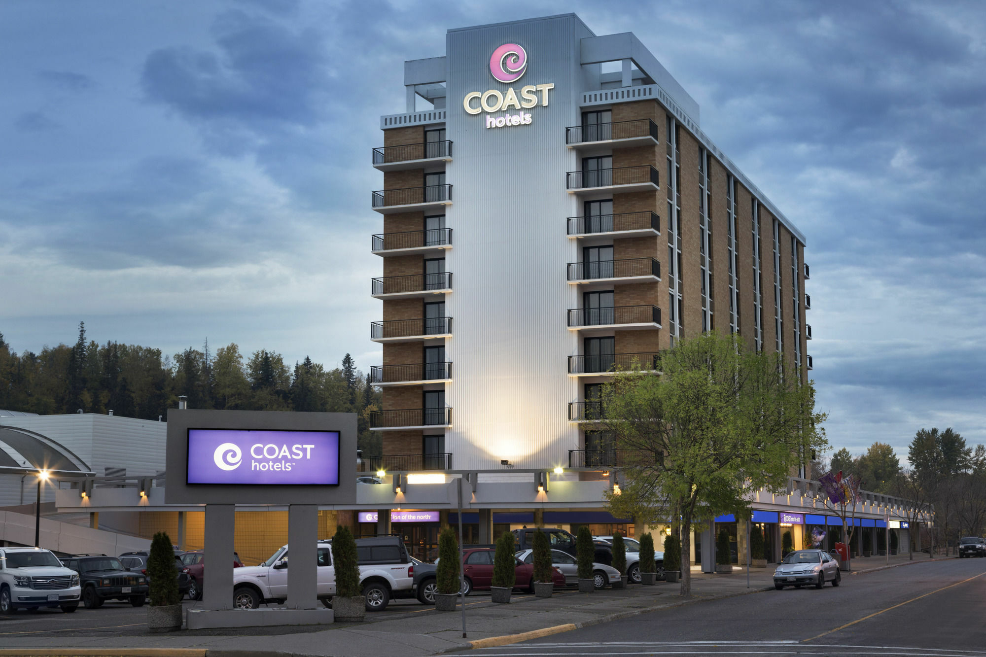 Coast Prince George Hotel By Apa Bagian luar foto
