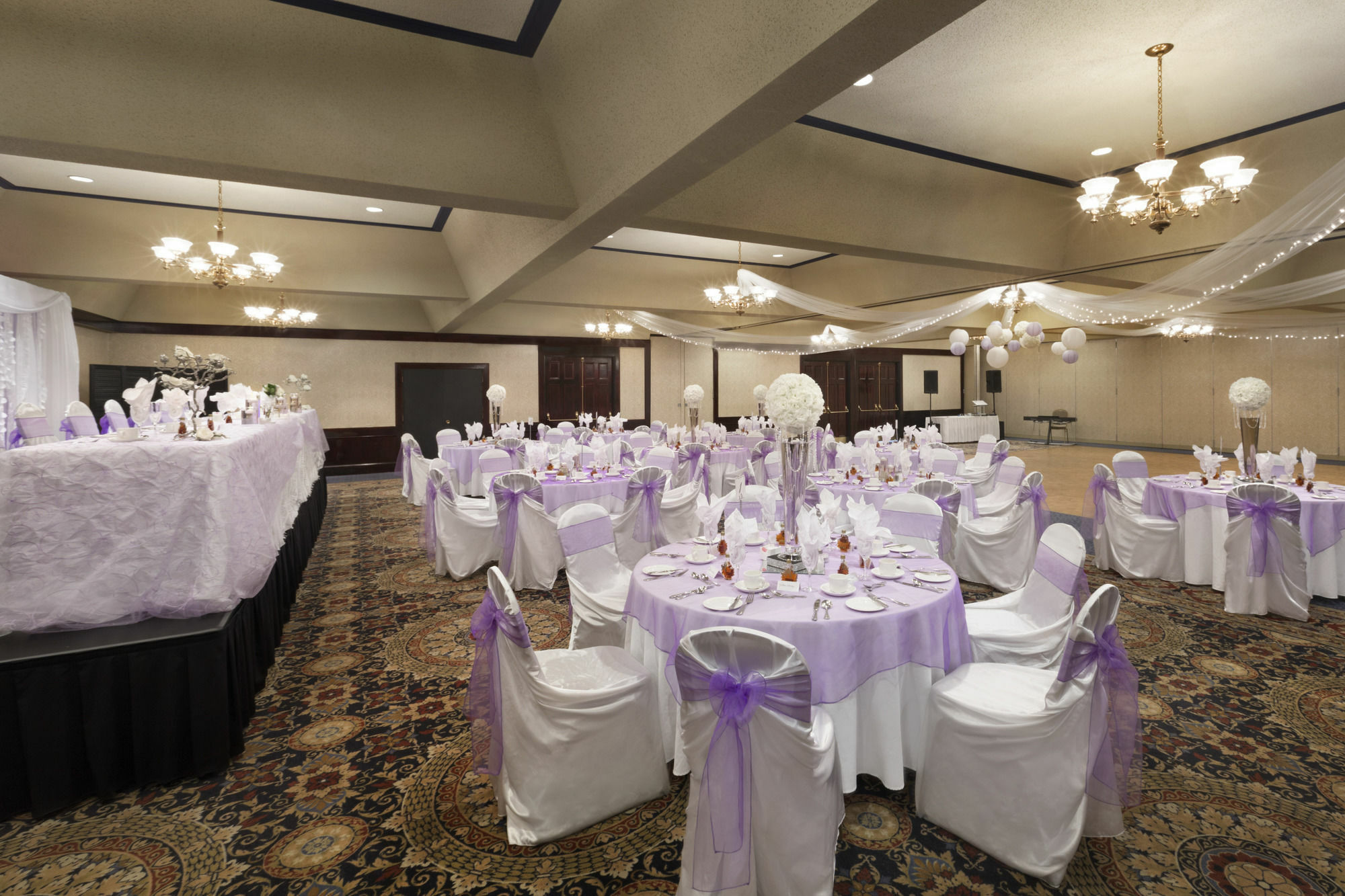 Coast Prince George Hotel By Apa Bagian luar foto