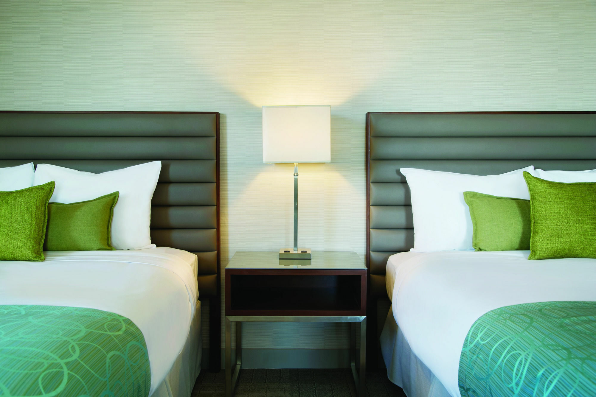 Coast Prince George Hotel By Apa Bagian luar foto