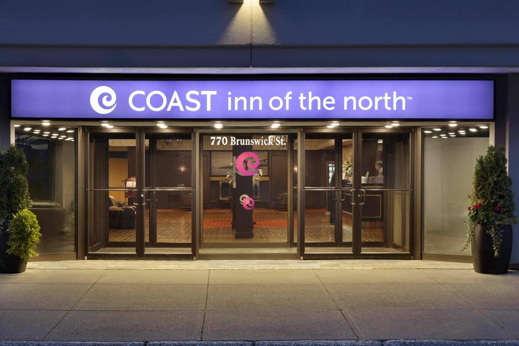 Coast Prince George Hotel By Apa Bagian luar foto