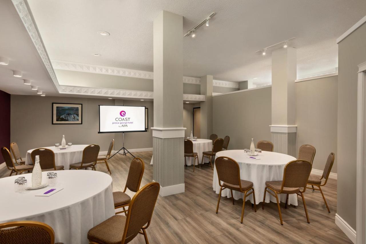Coast Prince George Hotel By Apa Bagian luar foto