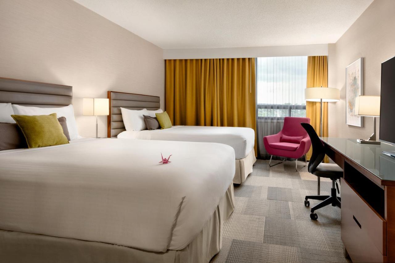 Coast Prince George Hotel By Apa Bagian luar foto